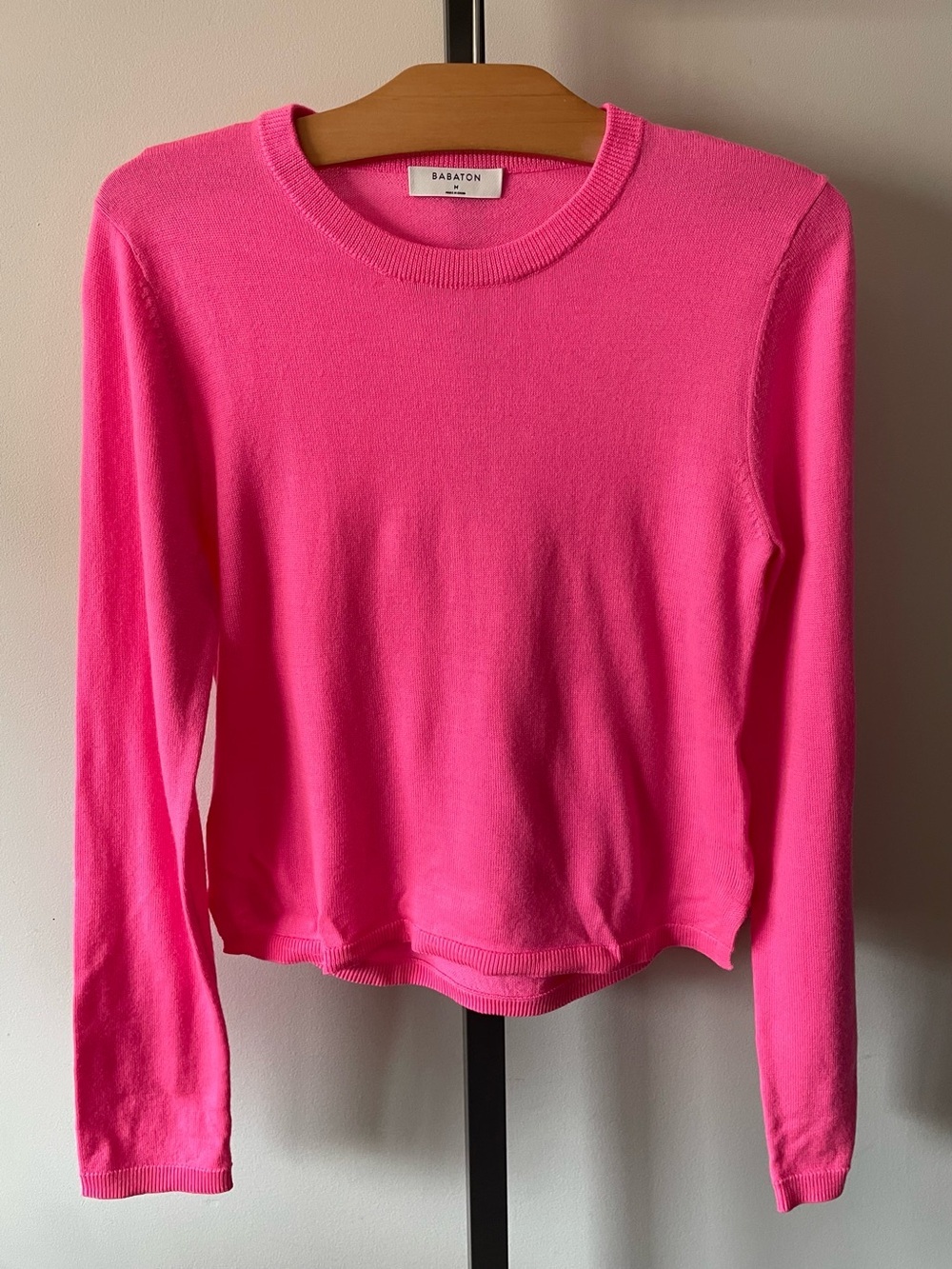 NEW Babaton 100% Merino Wool Nathaniel Sweater Crewneck Hot Pink NWOT